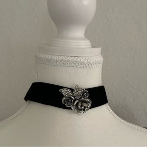 White house black market blacks velvet choker.